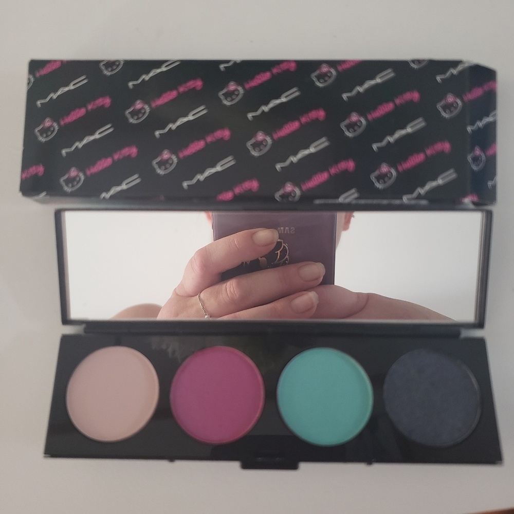 M.A.C. hello kitty eyshadow